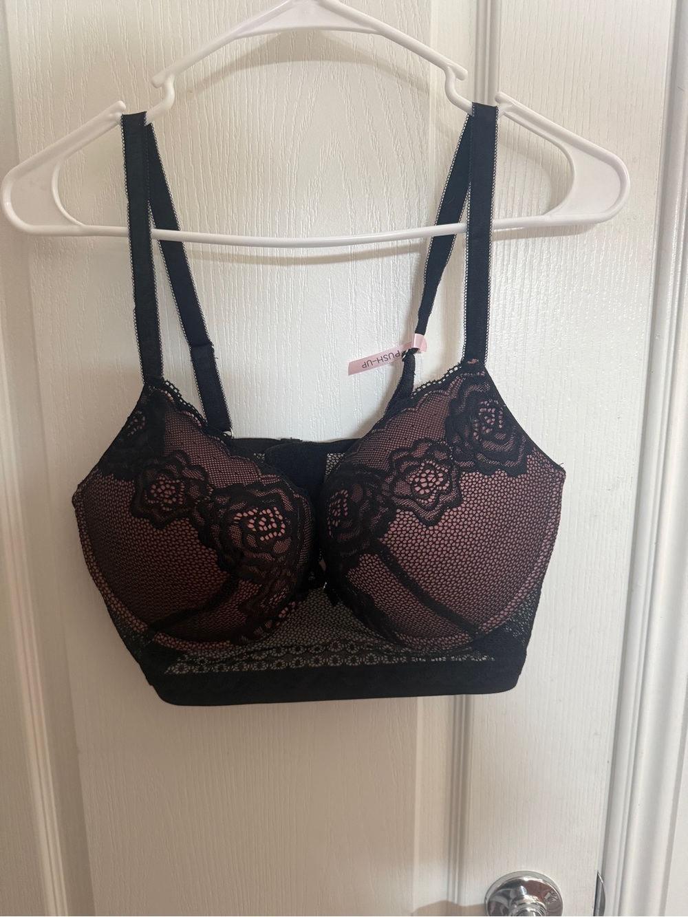 Daisy Fuentes Black Lace Push Up Bra with Blush Pink Underlay